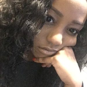 Meet your Posher, Brittney